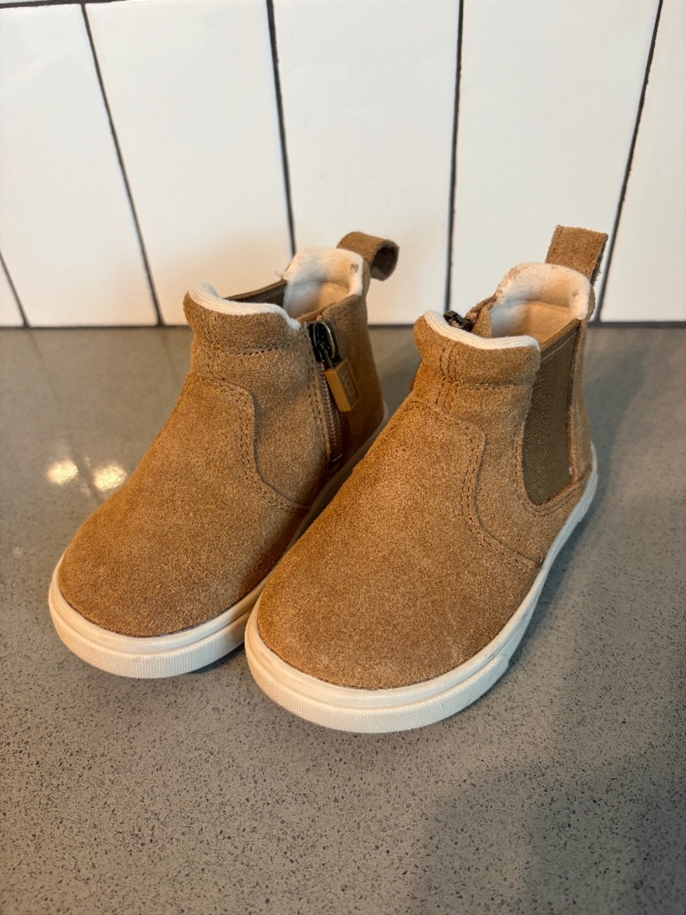 Ugg toddler size boots - size 6